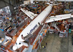 Lufthansa-Technik_Werksfuehrung_02-300x214